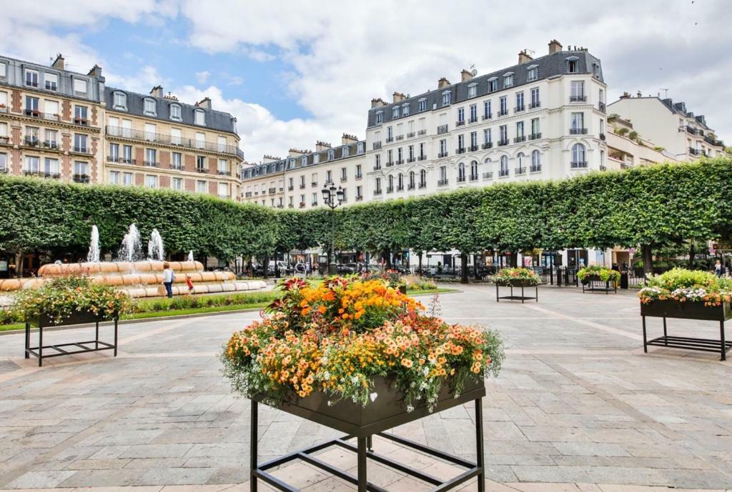 Hotel De Ville Levallois-Perret Bagian luar foto